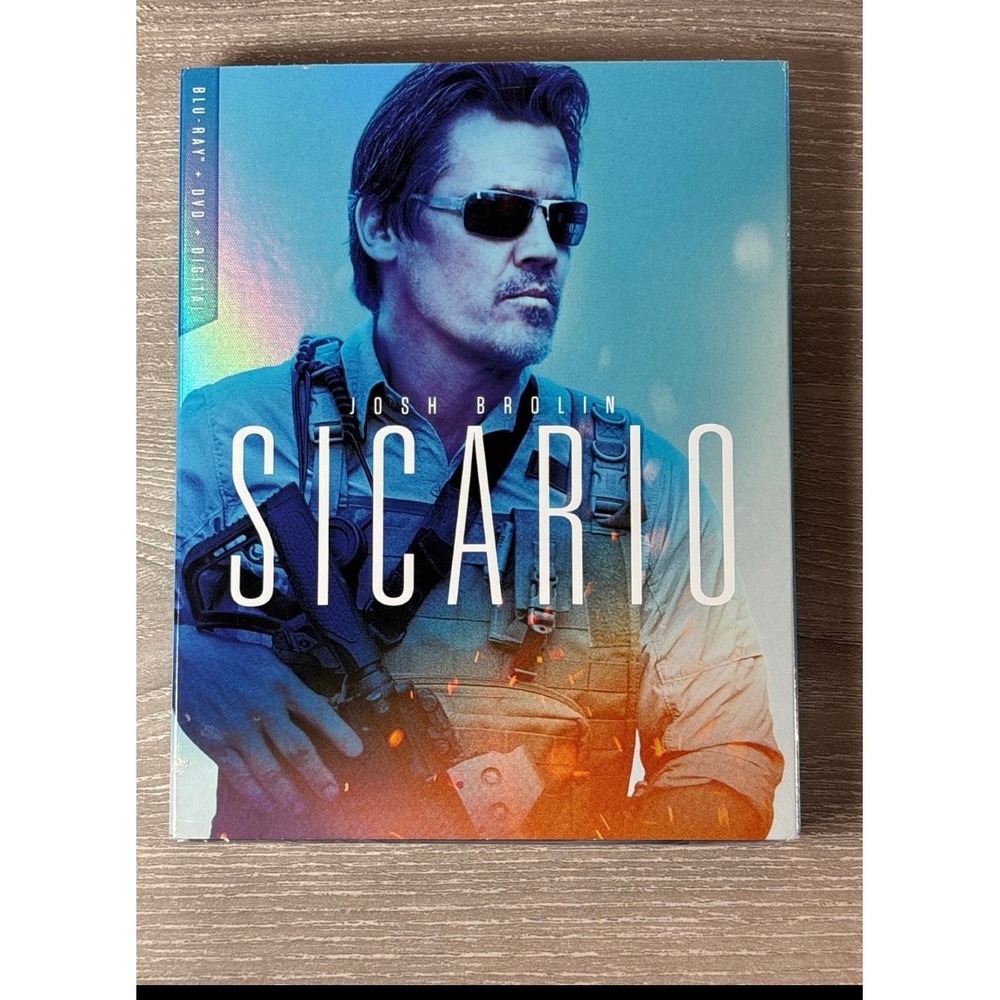Sicario Blu-ray DVD Digital Lionsgate Black Label Media Slipcover Josh Brolin